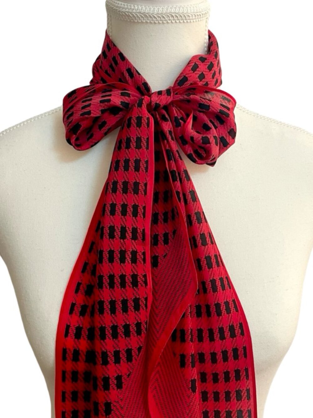 Evan Picone Red Black Silk Feel Skinny Scarf Houndstooth Oblong Scarf Vintage